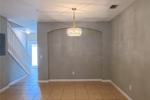 Townhouse in Winter Garden, Florida 2 bedrooms, 114.83 sq.m. № 2204745 - photo 4