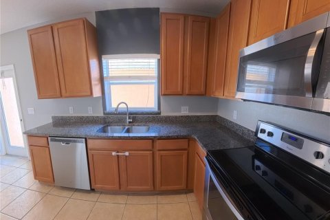 Townhouse in Winter Garden, Florida 2 bedrooms, 114.83 sq.m. № 2204745 - photo 7