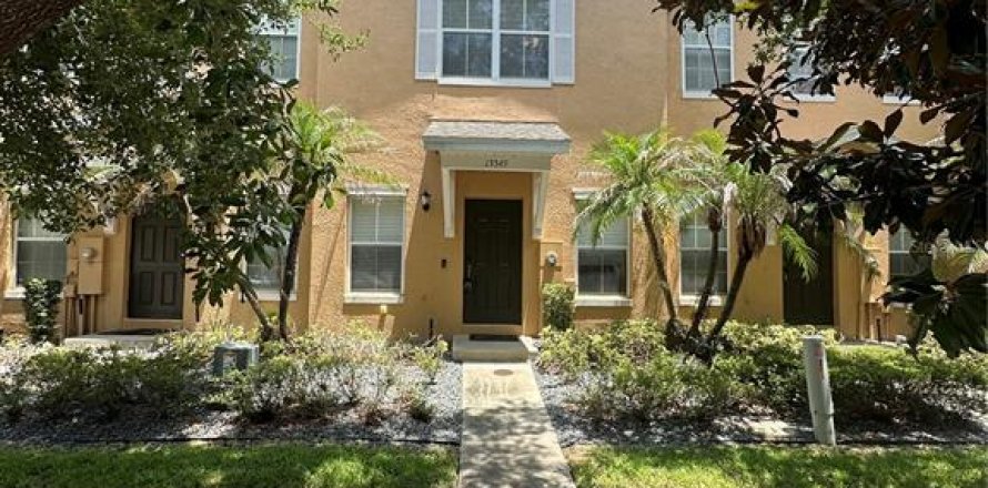 Townhouse in Winter Garden, Florida 2 bedrooms, 114.83 sq.m. № 2204745
