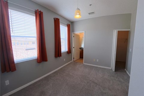 Townhouse in Winter Garden, Florida 2 bedrooms, 114.83 sq.m. № 2204745 - photo 15