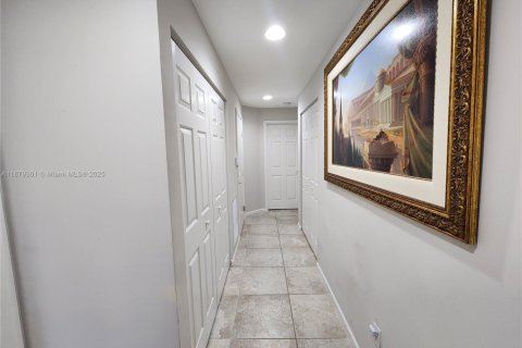 House in Boynton Beach, Florida 3 bedrooms, 155.15 sq.m. № 1922298 - photo 18