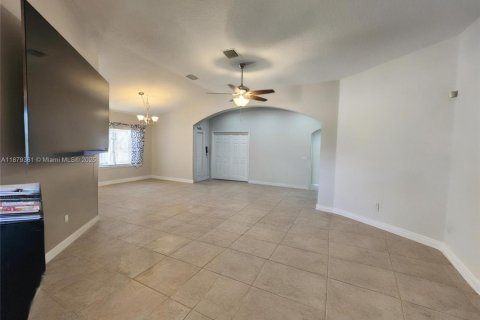 House in Boynton Beach, Florida 3 bedrooms, 155.15 sq.m. № 1922298 - photo 5
