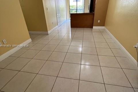 Condo in Hialeah, Florida, 2 bedrooms  № 2036141 - photo 5
