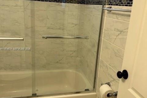 Condo in Hialeah, Florida, 2 bedrooms  № 2036141 - photo 14