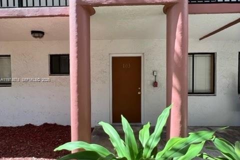 Condo in Hialeah, Florida, 2 bedrooms  № 2036141 - photo 18