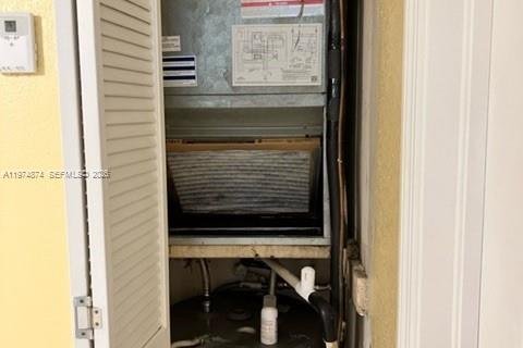 Condo in Hialeah, Florida, 2 bedrooms  № 2036141 - photo 15