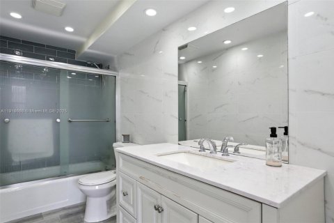 Studio in the Condo in Hallandale Beach, Florida № 2082641 - photo 20