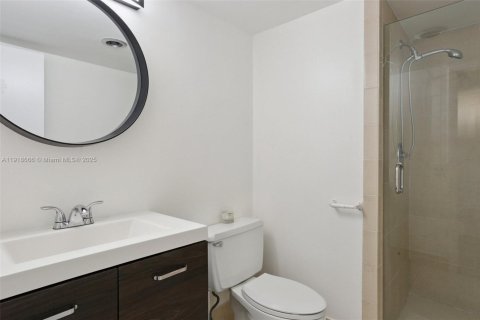 Studio in the Condo in Hallandale Beach, Florida № 2082641 - photo 21