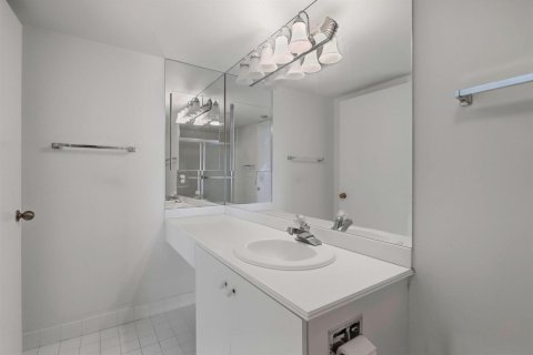 Condo in Boca Raton, Florida, 3 bedrooms  № 2392573 - photo 27
