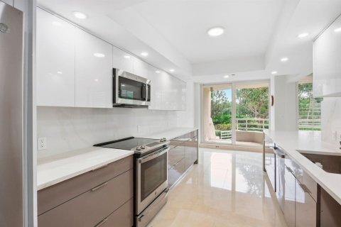 Condo in Boca Raton, Florida, 3 bedrooms  № 2392573 - photo 12