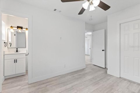 Villa ou maison à vendre à Tampa, Floride: 4 chambres, 137.68 m2 № 1765217 - photo 16