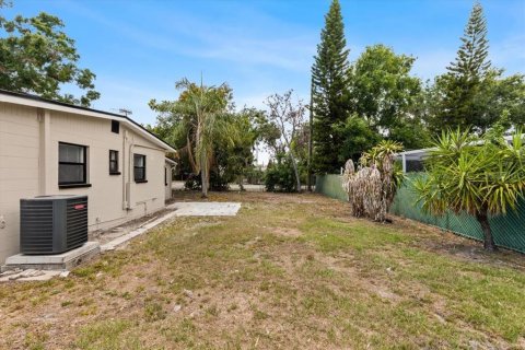Villa ou maison à vendre à Tampa, Floride: 4 chambres, 137.68 m2 № 1765217 - photo 28