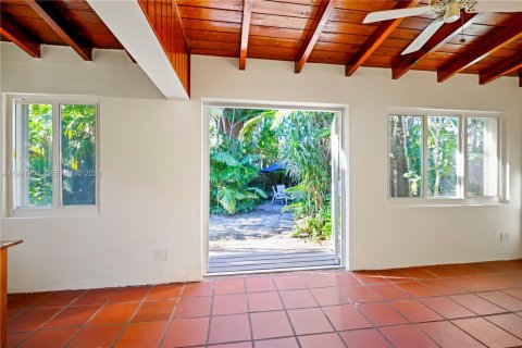 Купить виллу или дом в Майами, Флорида 8 комнат, 118.73м2, № 2052669 - фото 25