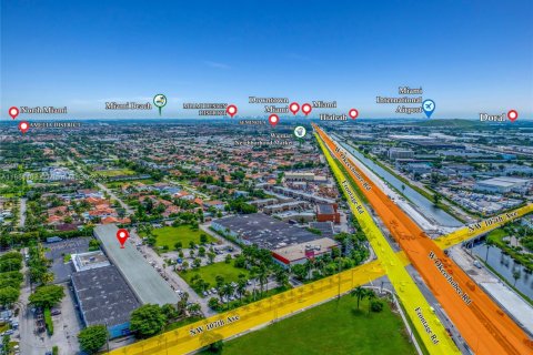 Propiedad comercial en venta en Hialeah Gardens, Florida № 1925116 - foto 17