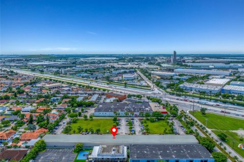 Propiedad comercial en venta en Hialeah Gardens, Florida № 1925116 - foto 5