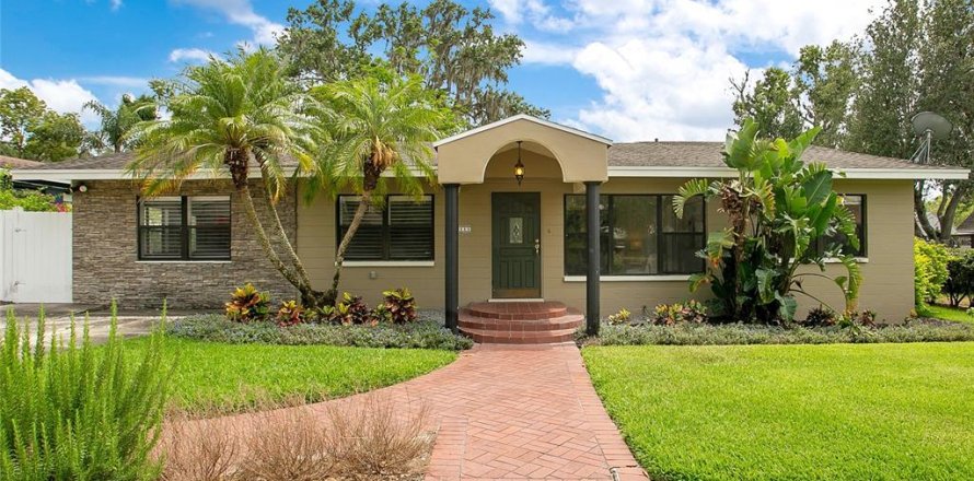House in Bartow, Florida 4 bedrooms, 201.78 sq.m. № 1681745