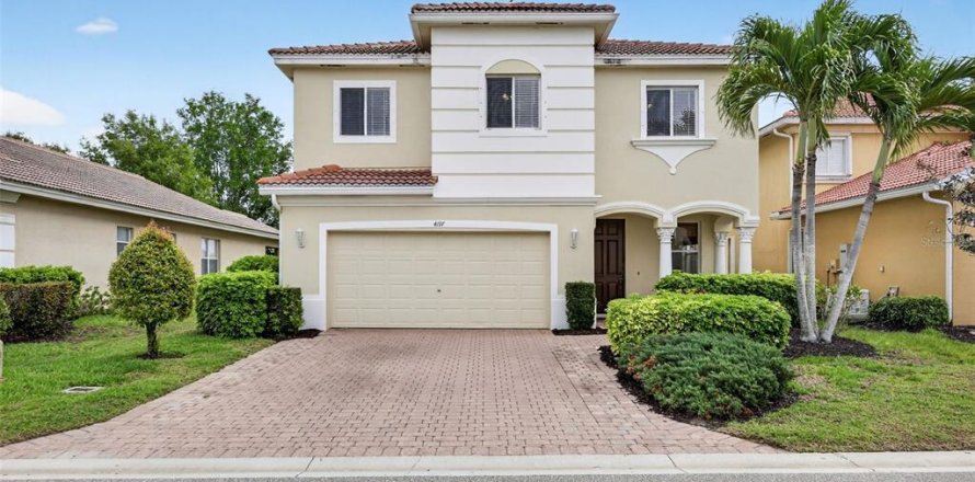 House in Punta Gorda, Florida 5 bedrooms, 289.76 sq.m. № 2131862