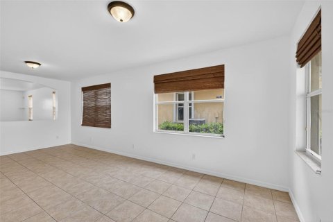 House in Punta Gorda, Florida 5 bedrooms, 289.76 sq.m. № 2131862 - photo 17