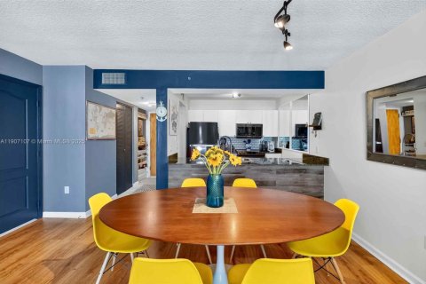 Condo in Miami, Florida, 1 bedroom № 1963811