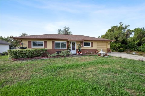 House in Deltona, Florida 3 bedrooms, 96.25 sq.m. № 2151663