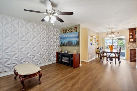 Casa en venta en Deltona, Florida, 3 dormitorios, 96.25 m2 № 2151663 - foto 7