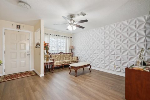 Casa en venta en Deltona, Florida, 3 dormitorios, 96.25 m2 № 2151663 - foto 2