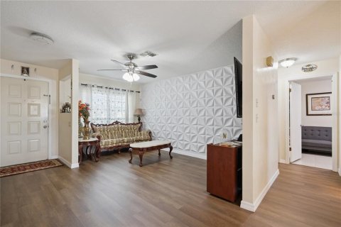 Casa en venta en Deltona, Florida, 3 dormitorios, 96.25 m2 № 2151663 - foto 5