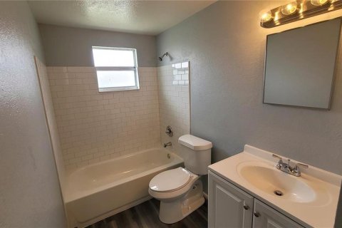 Commercial property in Thonotosassa, Florida 391.3 sq.m. № 1869509 - photo 26