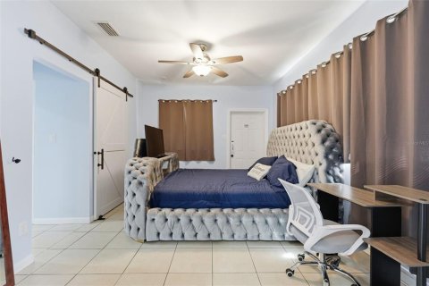 Casa en venta en Tampa, Florida, 5 dormitorios, 205.13 m2 № 2234462 - foto 10