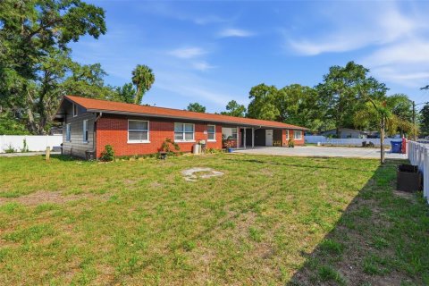 Casa en venta en Tampa, Florida, 5 dormitorios, 205.13 m2 № 2234462 - foto 2
