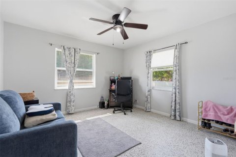 Casa en venta en Tampa, Florida, 5 dormitorios, 205.13 m2 № 2234462 - foto 25