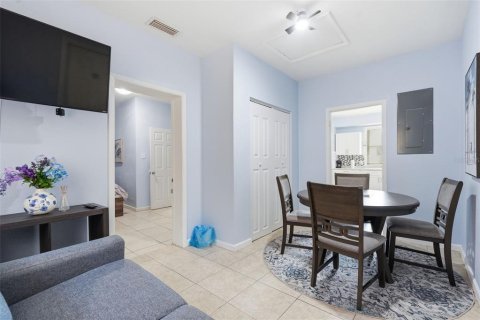 Casa en venta en Tampa, Florida, 5 dormitorios, 205.13 m2 № 2234462 - foto 21