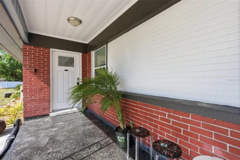 Casa en venta en Tampa, Florida, 5 dormitorios, 205.13 m2 № 2234462 - foto 4