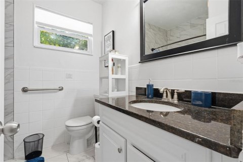 Casa en venta en Tampa, Florida, 5 dormitorios, 205.13 m2 № 2234462 - foto 15