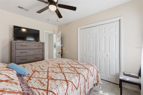 Casa en venta en Tampa, Florida, 5 dormitorios, 205.13 m2 № 2234462 - foto 24