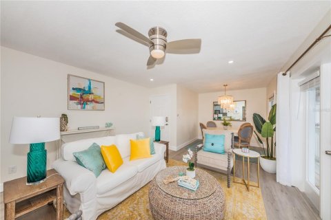 Condominio en alquiler en Saint Petersburg, Florida, 1 dormitorio, 76.46 m2 № 1555290 - foto 8
