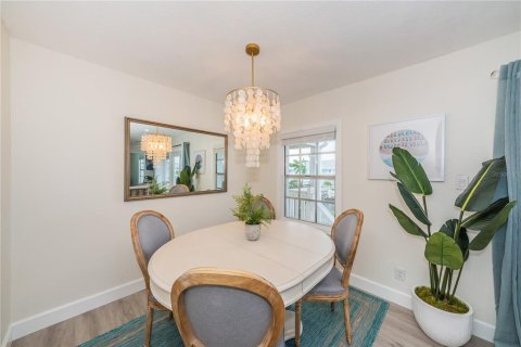 Condominio en alquiler en Saint Petersburg, Florida, 1 dormitorio, 76.46 m2 № 1555290 - foto 12