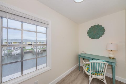 Condominio en alquiler en Saint Petersburg, Florida, 1 dormitorio, 76.46 m2 № 1555290 - foto 11