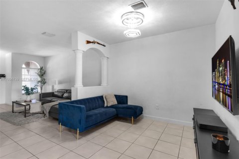 Adosado en venta en Homestead, Florida, 4 dormitorios, 160.91 m2 № 2068963 - foto 8