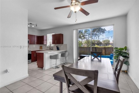 Adosado en venta en Homestead, Florida, 4 dormitorios, 160.91 m2 № 2068963 - foto 13
