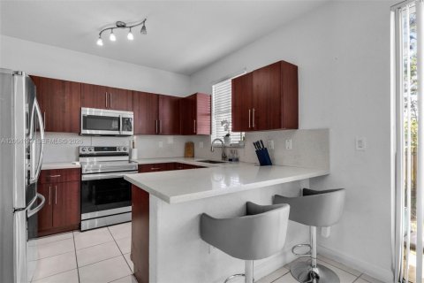 Adosado en venta en Homestead, Florida, 4 dormitorios, 160.91 m2 № 2068963 - foto 9