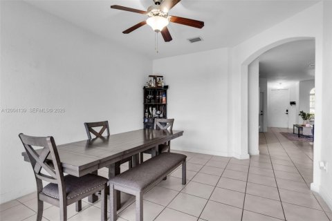 Adosado en venta en Homestead, Florida, 4 dormitorios, 160.91 m2 № 2068963 - foto 12