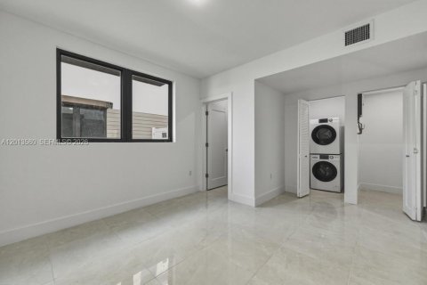Townhouse in Dania Beach, Florida 4 bedrooms, 168.9 sq.m. № 2075846 - photo 6