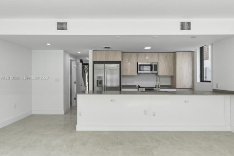 Townhouse in Dania Beach, Florida 4 bedrooms, 168.9 sq.m. № 2075846 - photo 13