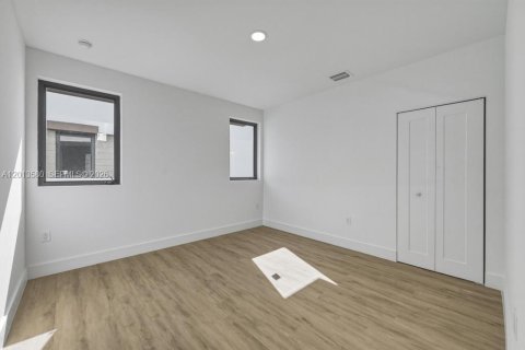 Townhouse in Dania Beach, Florida 4 bedrooms, 168.9 sq.m. № 2075846 - photo 25