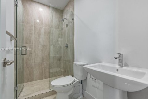 Townhouse in Dania Beach, Florida 4 bedrooms, 168.9 sq.m. № 2075846 - photo 8