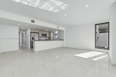 Townhouse in Dania Beach, Florida 4 bedrooms, 168.9 sq.m. № 2075846 - photo 11