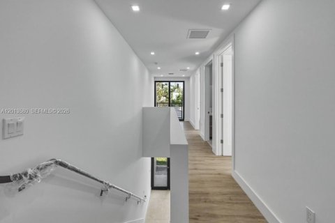 Townhouse in Dania Beach, Florida 4 bedrooms, 168.9 sq.m. № 2075846 - photo 16