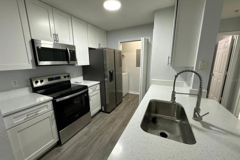 Condominio en alquiler en Orlando, Florida, 2 dormitorios, 101.54 m2 № 1911207 - foto 6