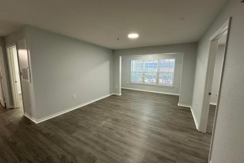 Condominio en alquiler en Orlando, Florida, 2 dormitorios, 101.54 m2 № 1911207 - foto 3